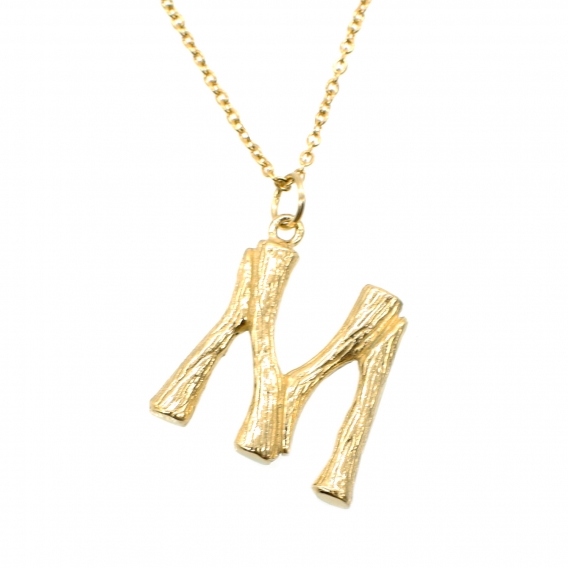 Collar inicial M, colgante con letra de acero inoxidable color oro.
