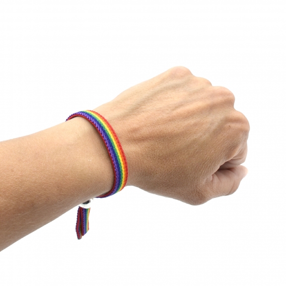Pulsera bandera LGTBI, orgullo gay, de tela con el arcoíris.