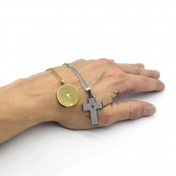 Collar con colgante de medalla con cruz acero en dorado con grabado del Padre Nuestro