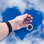 Llavero con la bandera España, metálico para hombre o mujer.