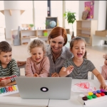 Collar colgante con cruz y la oración padre nuestro dorada y plateada en forma cruz o redonda