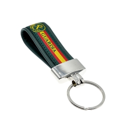 Llavero de la Guardia Civil con el escudo y la bandera de España, en cuero verde.